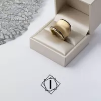 Ekstravagantni prsten od žutog zlata