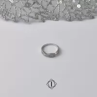 Prsten od belog zlata sa cirkonima