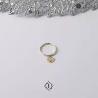 Zlatni prsten sa priveskom