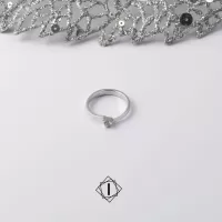 Verenički prsten neobičnog postolja za brilijant