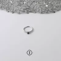 EKSKLUZIVNO - Prsten sa crnim dijamantom i prozornim dijamantima