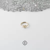 Zlatni prsten sa motivom srca
