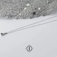 Ogrlica sa crnim i prozirnim dijamantima