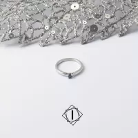 Verenički prsten sa plavim dijamantom