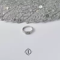 Verenički prsten sa tri cirkona