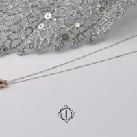 Ogrlica od roze zlata sa priveskom u obliku zvezde