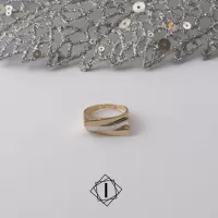 Zlatni prsten od žutog, roze i belog zlata
