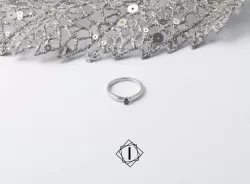 Verenički prsten sa plavim dijamantom
