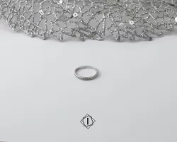 Prsten od belog zlata sa cirkonima