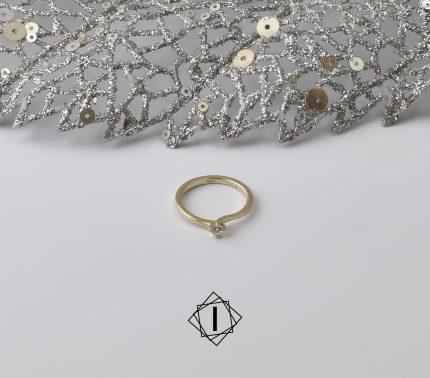 Verenički prsten sa dijamantom