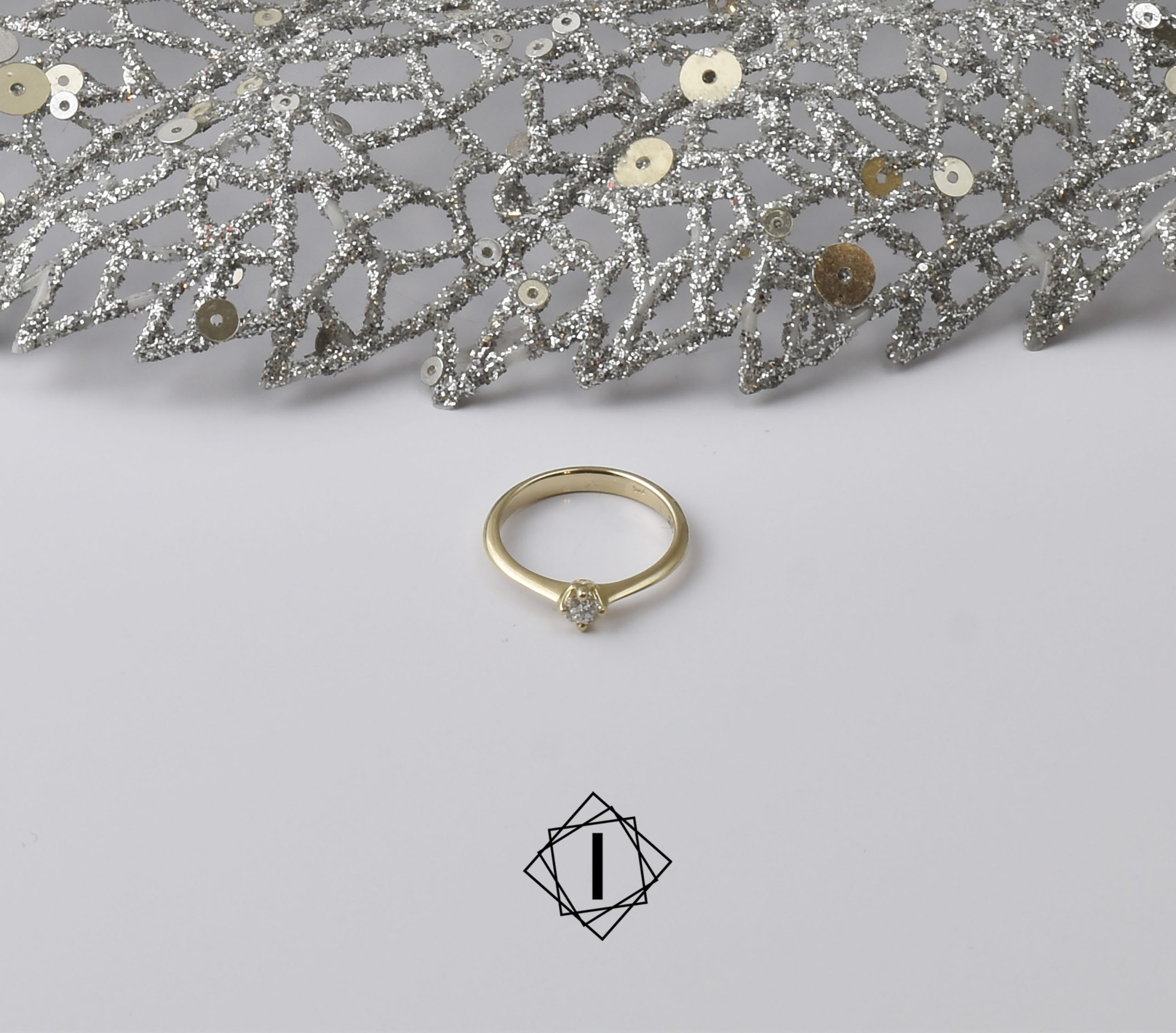 Prsten sa dijamantom