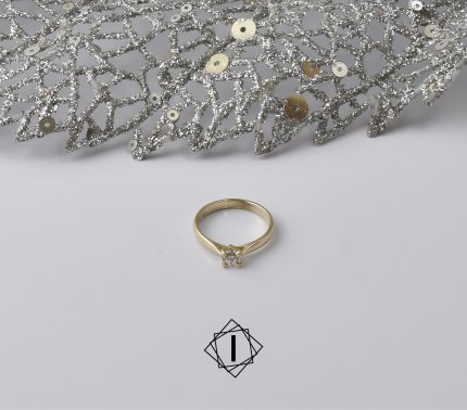 Verenički prsten sa dijamantom