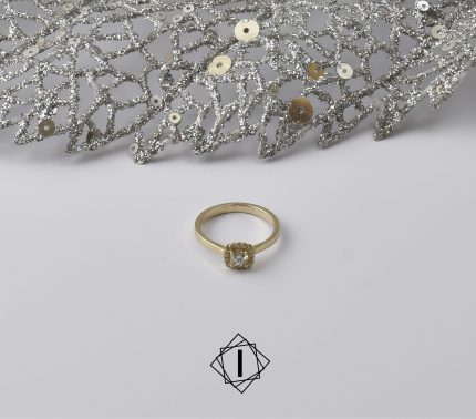 Klasičan verenički prsten sa dijamantom