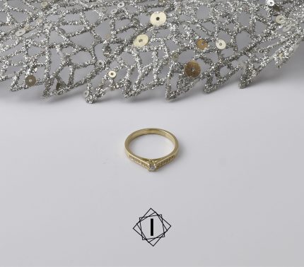 Verenički prsten sa dijamantima