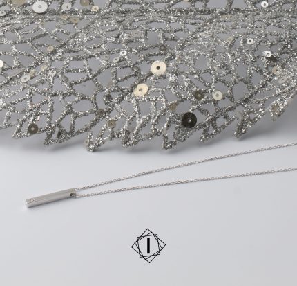 Ogrlica sa priveskom i dijamantom