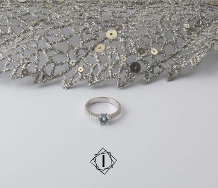 Prsten sa akvamarinom i brilijantima