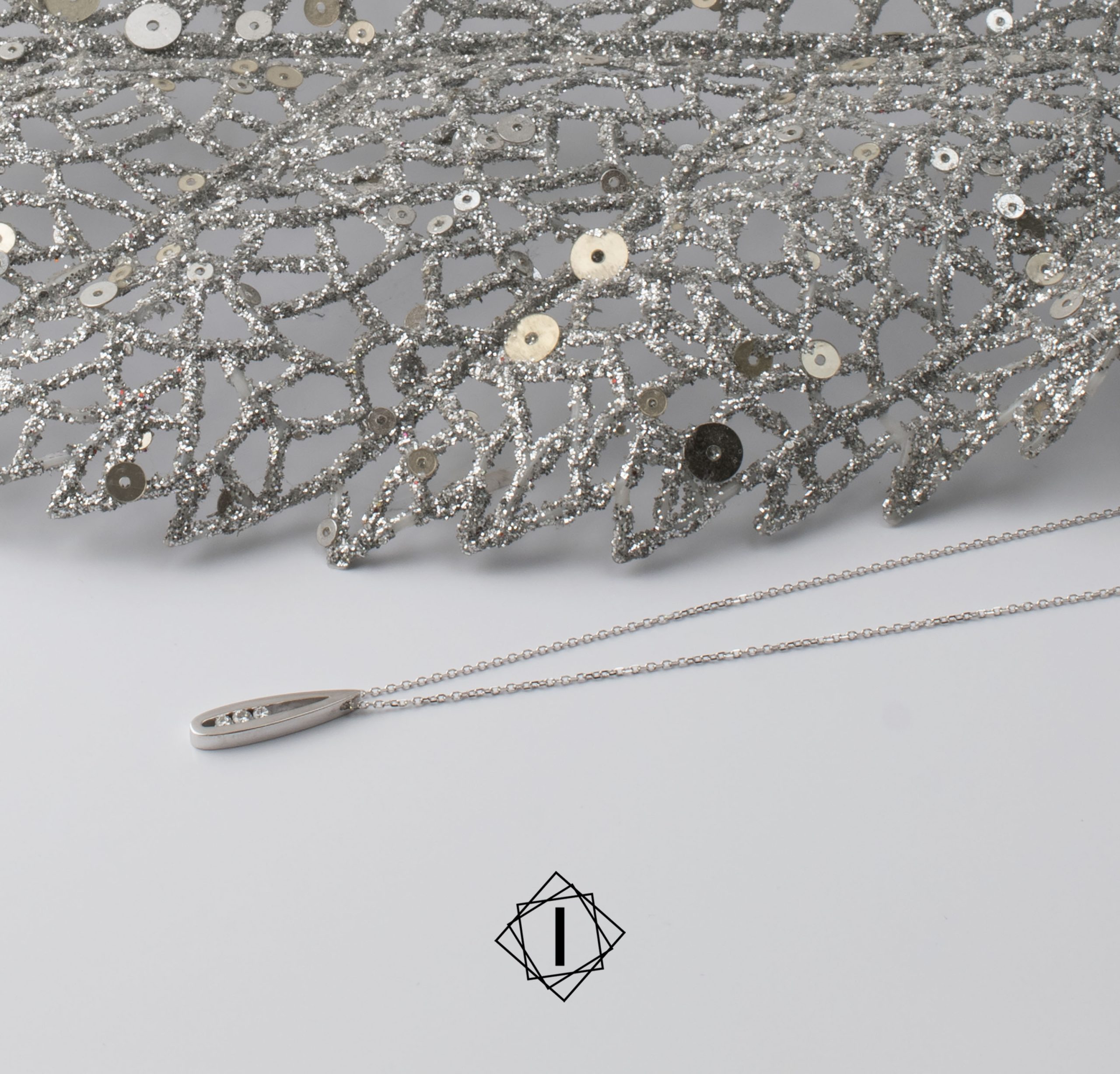 Ogrlica od belog zlata sa dijamantima