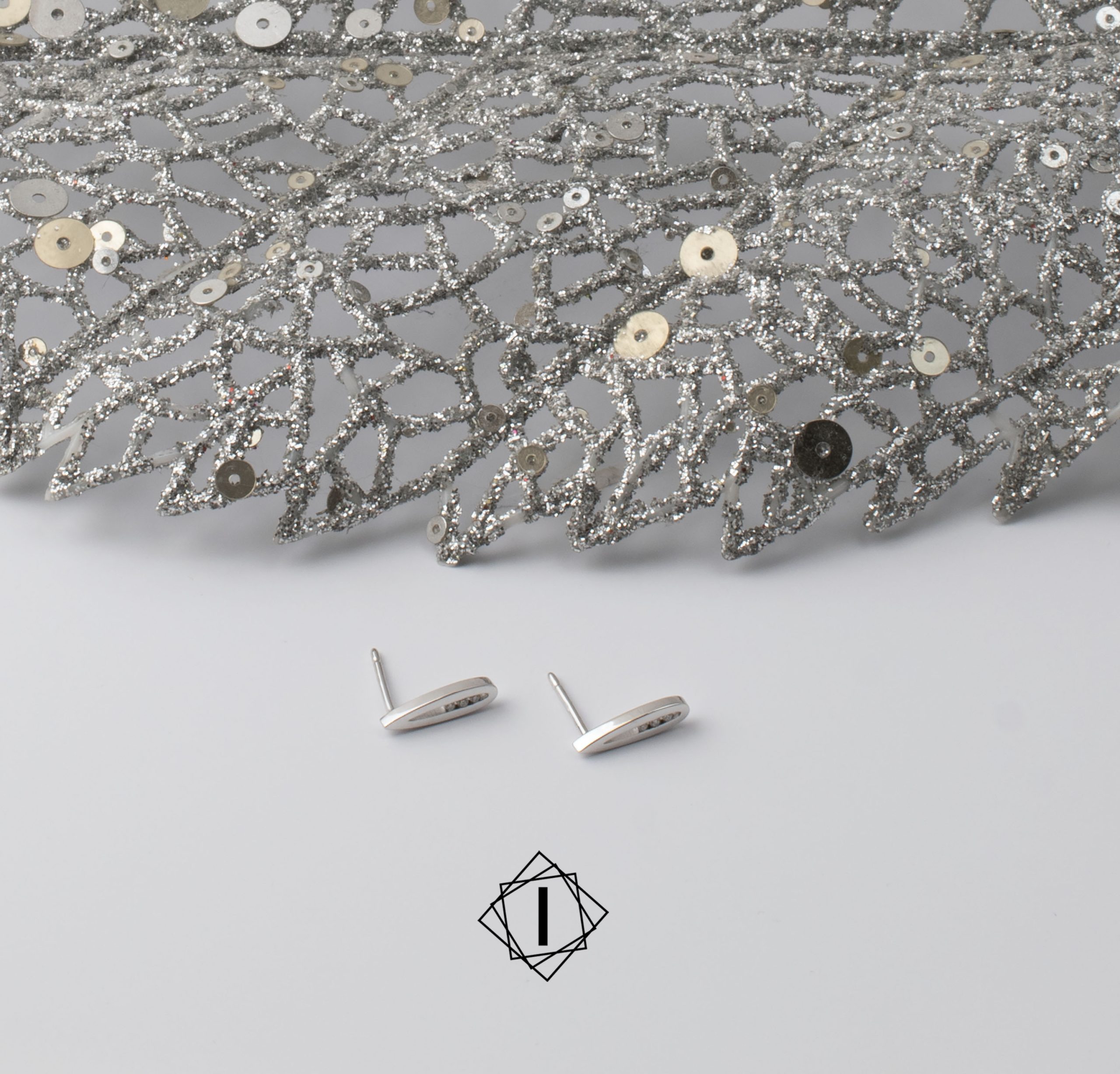 Zlatne minđuše sa dijamantima