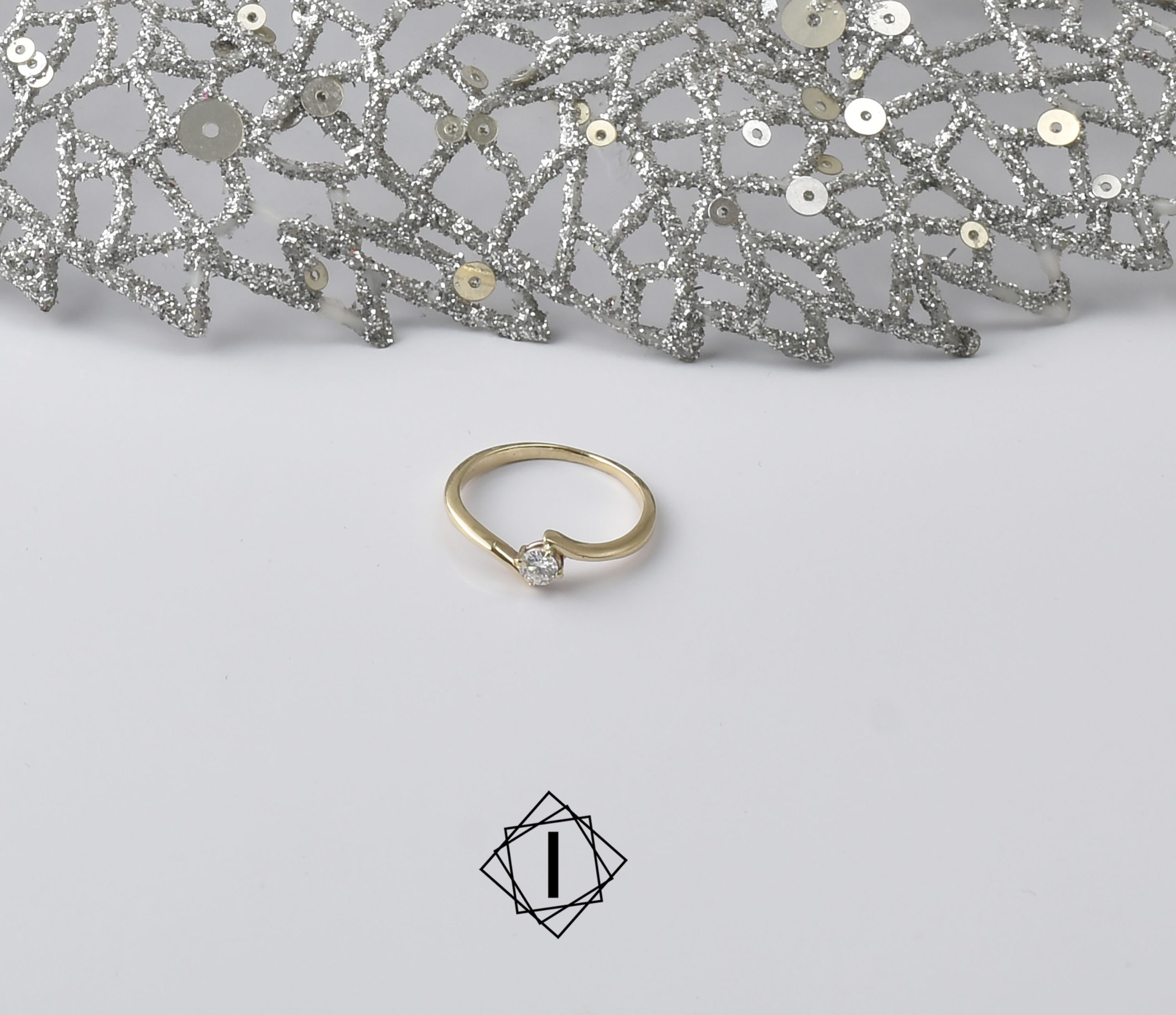 Diamond engagement ring