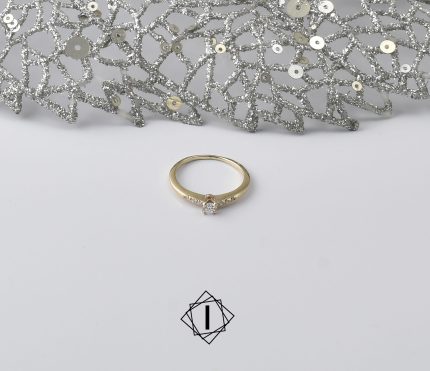 Verenički prsten sa dijamantima