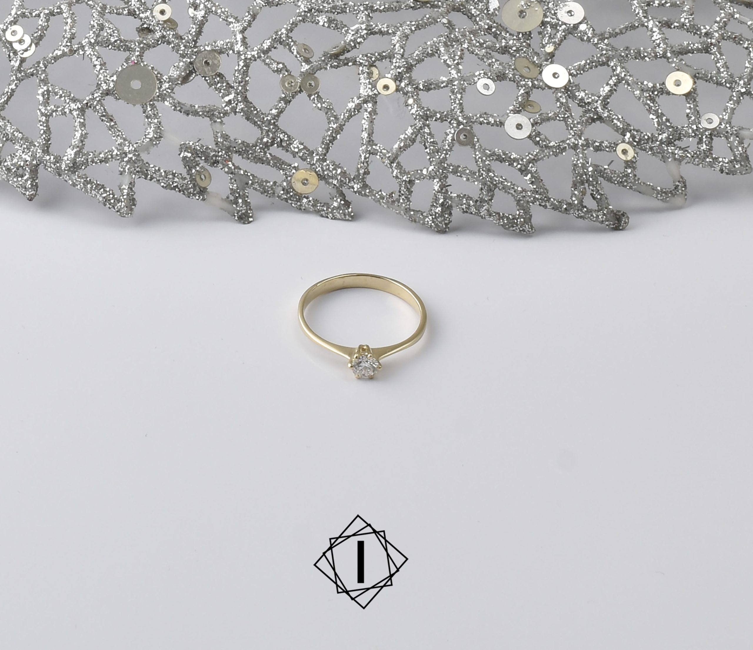 Gold engagement ring