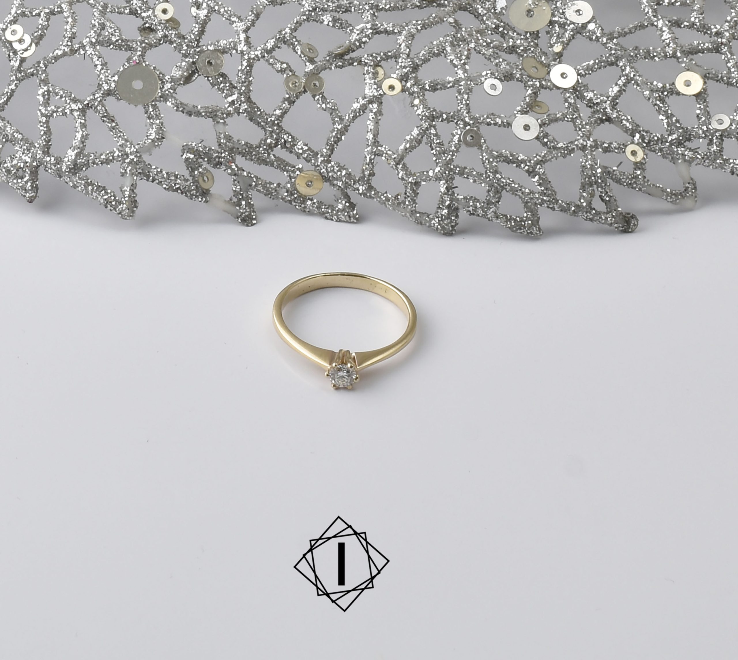 Dijamantski verenički prsten