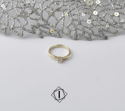 Verenički prsten sa dijamantom