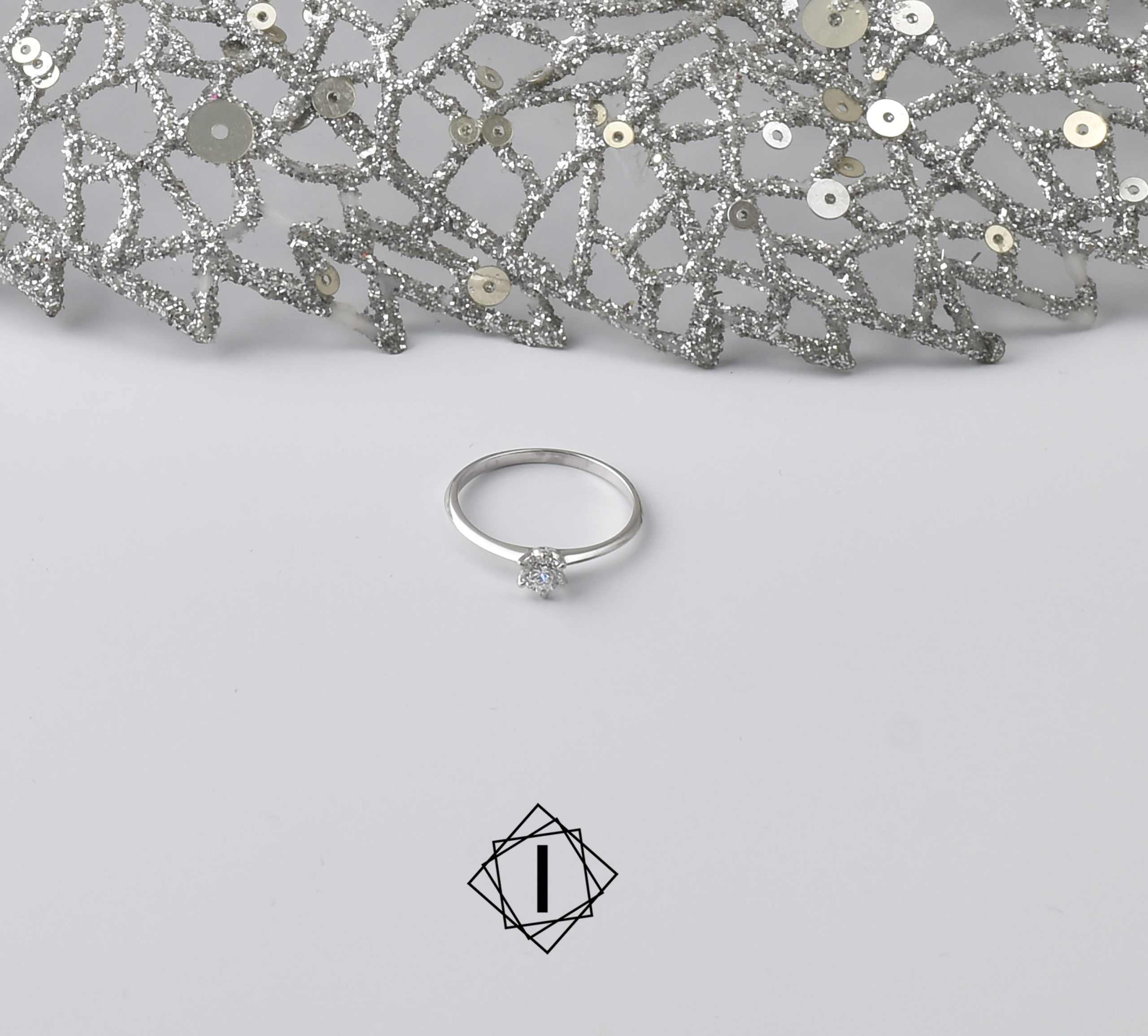 Diamond engagement ring