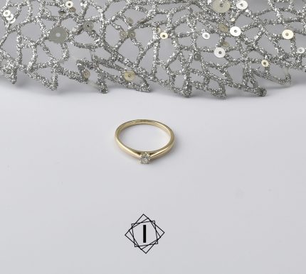 Verenički prsten sa dijamantom