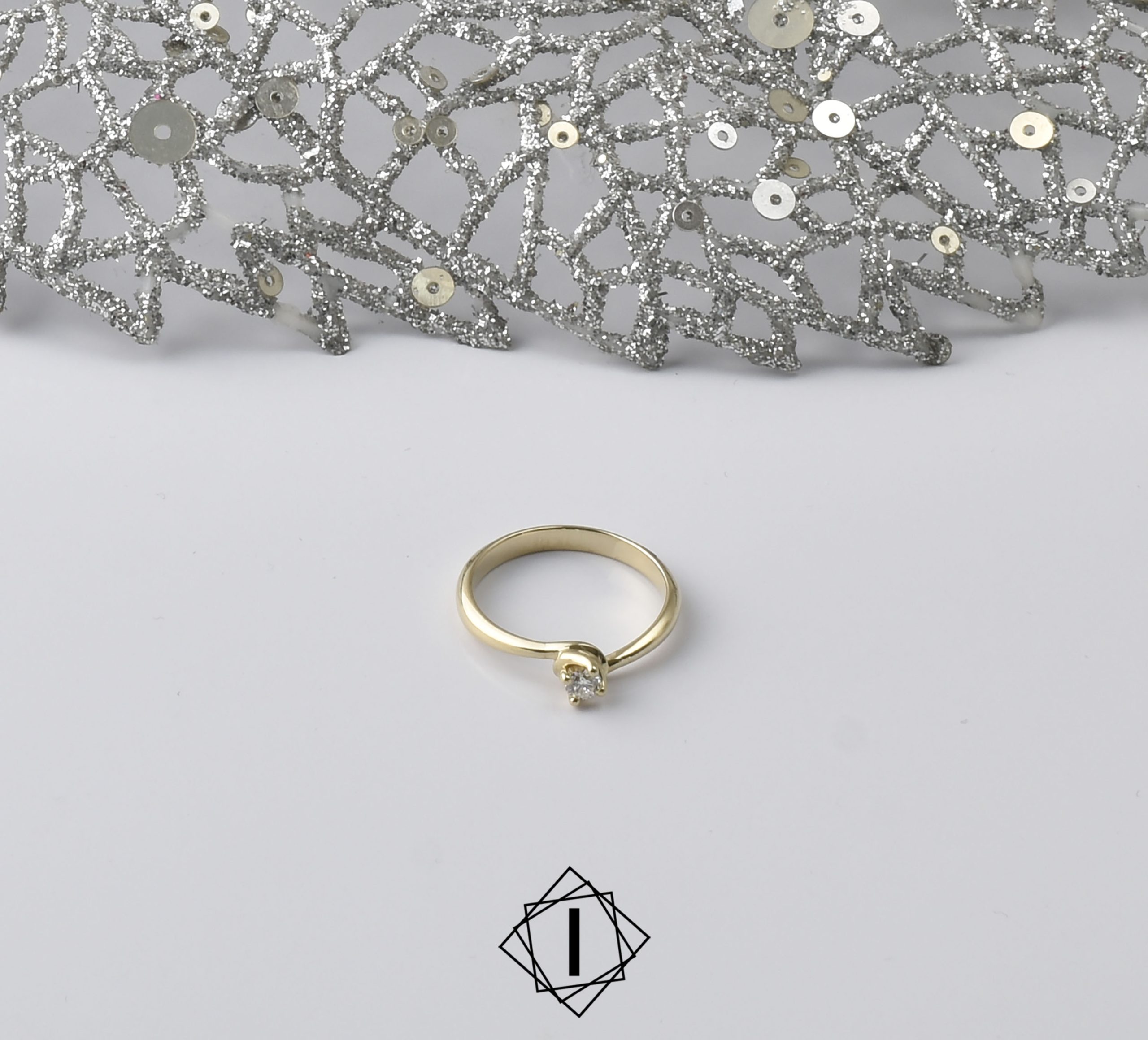 Lep zlatni verenički prsten