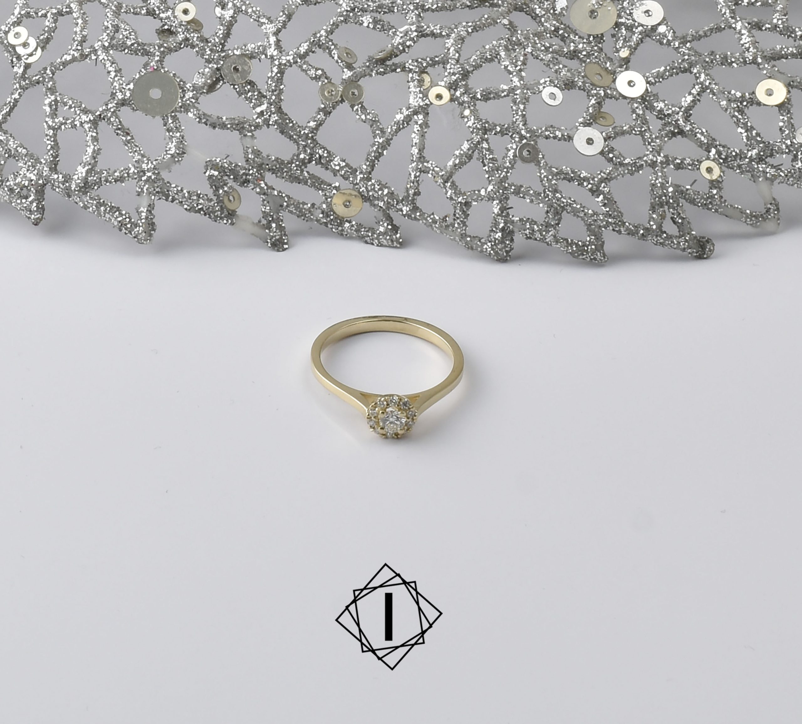 Prelep dijamantski prsten