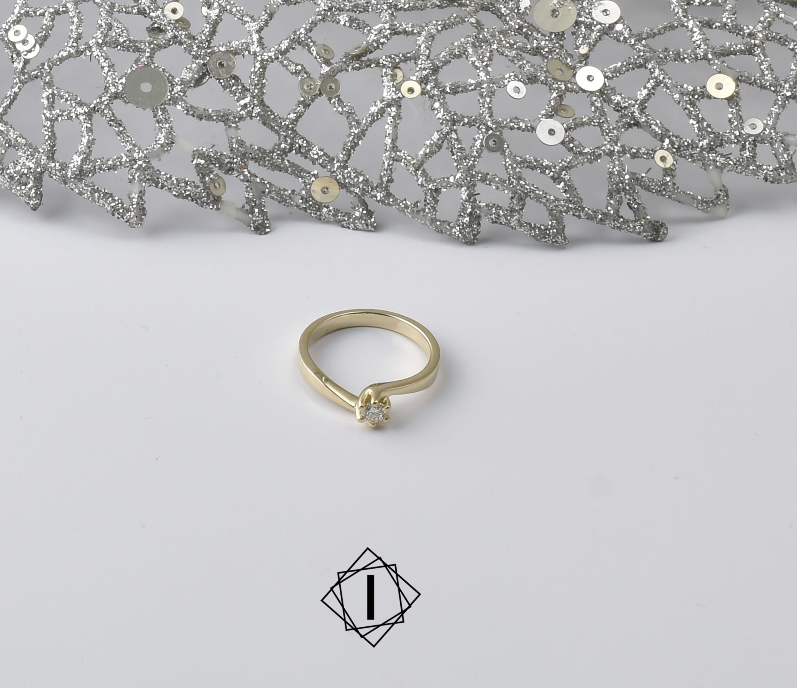 Diamond engagement ring