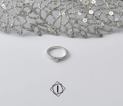 Verenički prsten od belog zlata sa dijamantima